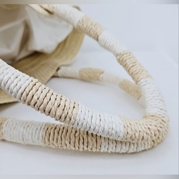 Like New Altru 100% Paper Straw Tote Bag - Picture 4 of 16